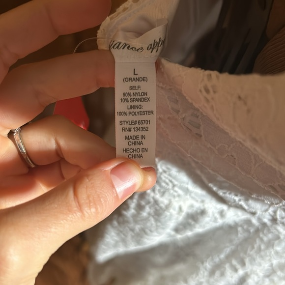 NWT White stretchy lace sleeveless low back dress - Picture 8 of 10